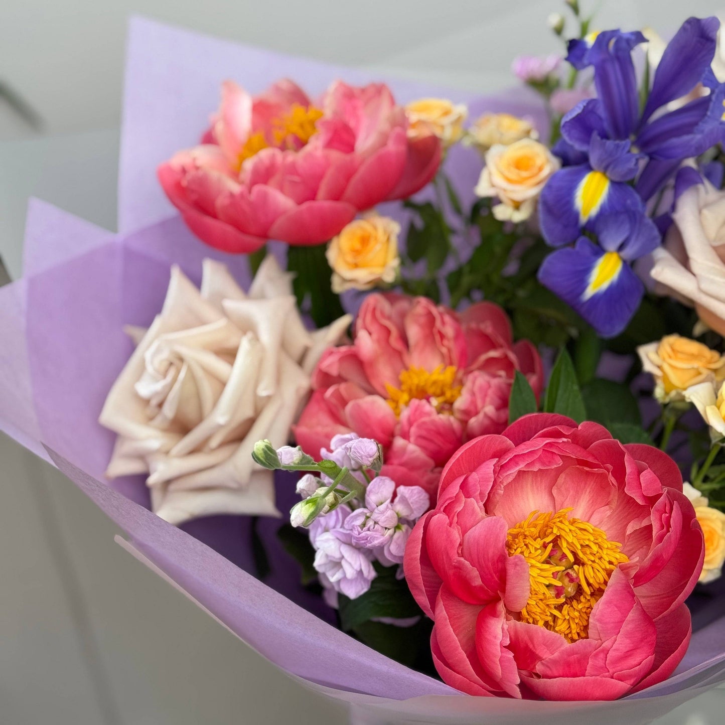 Buchet cu bujori Peony Love elegant și romantic – livrare Cluj și Florești