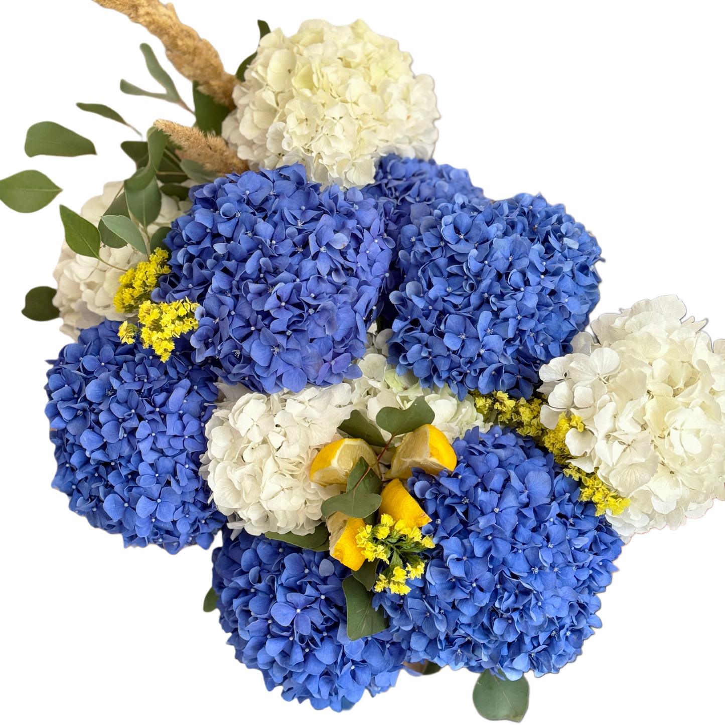 Buchet de hortensii albastre și albe cu accente galbene – Florăria Mister Flower Florești Cluj
