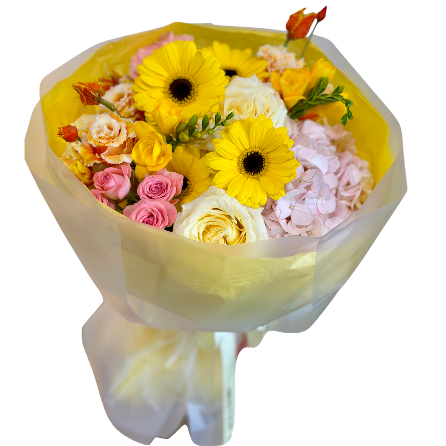 Buchet Golden Spring cu germini galbene, hortensie roz, trandafiri crem, mini roze și frezii parfumate