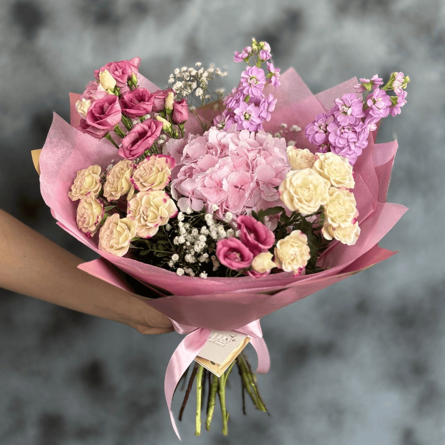 Buchet romantic cu flori roz – Pink Love, livrare Cluj și Florești