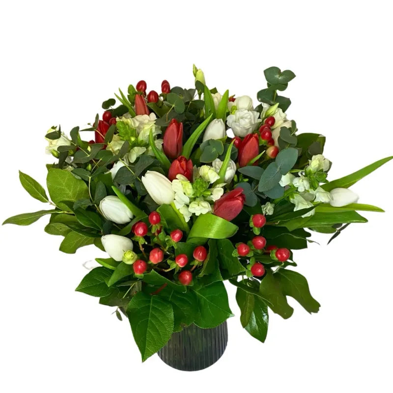 Buchet de lalele, frezie si hypericum