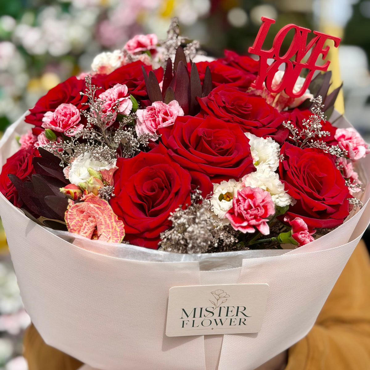 Buchet „Love You” cu trandafiri roșii și eustoma