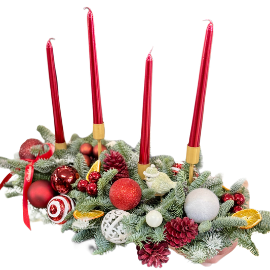 Aranjament Advent cu patru lumânări roșii și brad natural