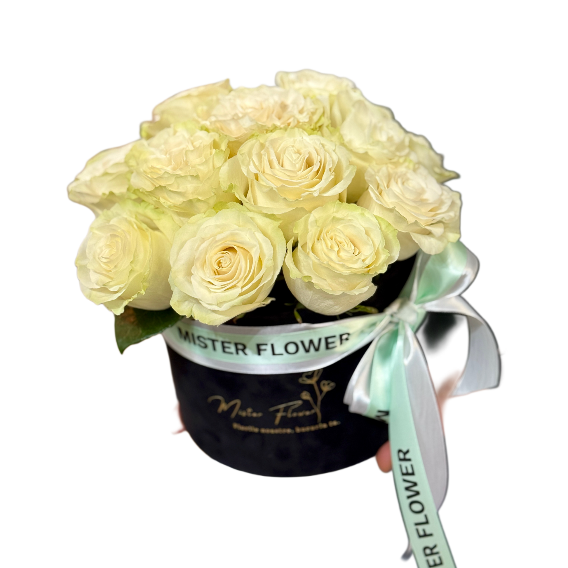 Aranjament cu trandafiri albi în cutie neagră Mister Flower