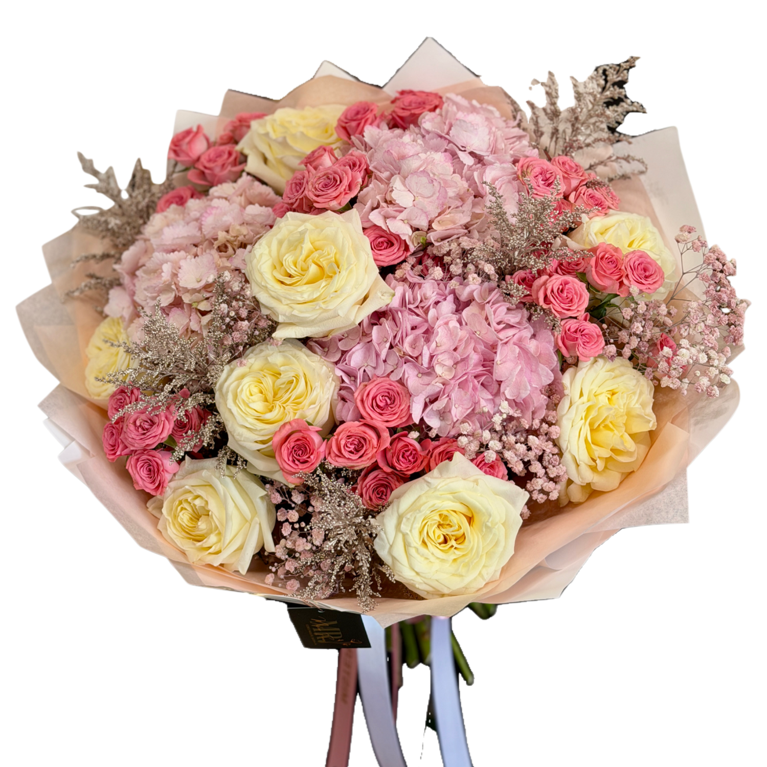 Buchet Pink Duchess cu hortensii roz, trandafiri crem și miniroze roz realizat de Mister Flower
