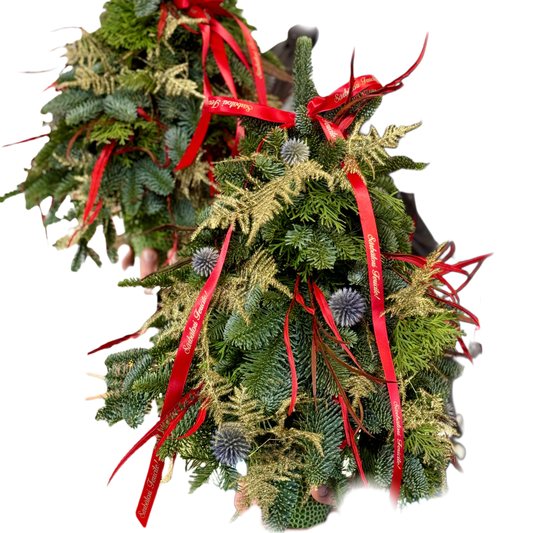 Brad decorativ de Crăciun realizat manual în vas ceramic