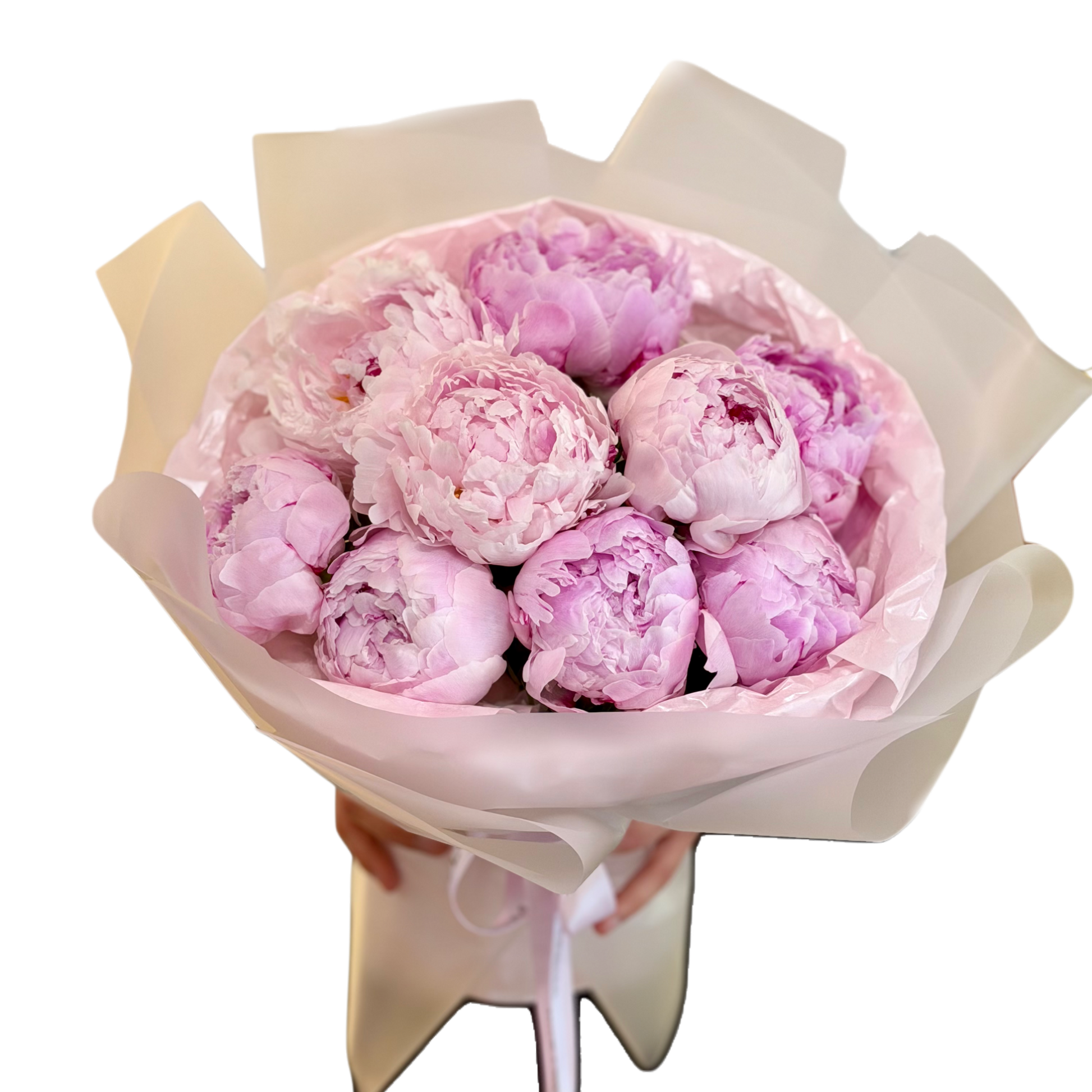 Buchet generos cu bujori roz proaspeți, realizat de florăria Mister Flower