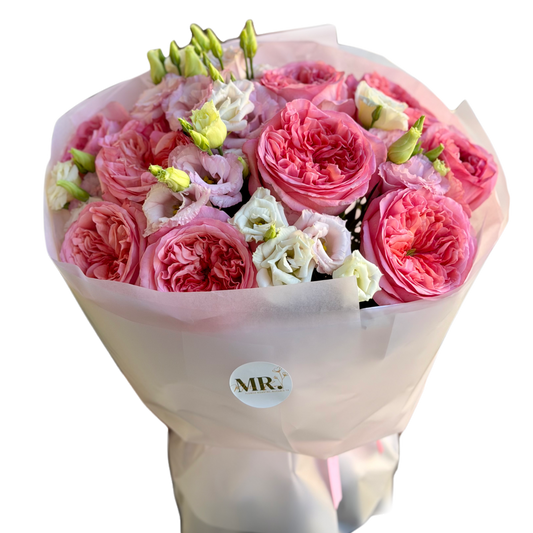 Buchet Pink Reverie cu trandafiri roz și lisianthus alb și roz