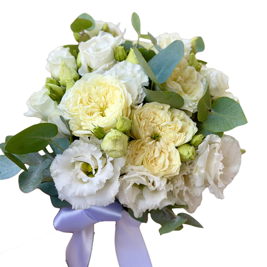 Buchet de mireasă Ivory Grace cu trandafiri garden albi, lisianthus și eucalipt