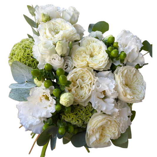 Buchet de mireasă alb Everlasting White cu trandafiri garden și eucalipt în Cluj-Napoca