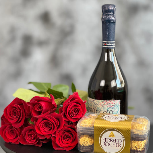 Buchet de trandafiri roșii proaspeți, prosecco și praline fine – set cadou romantic elegant