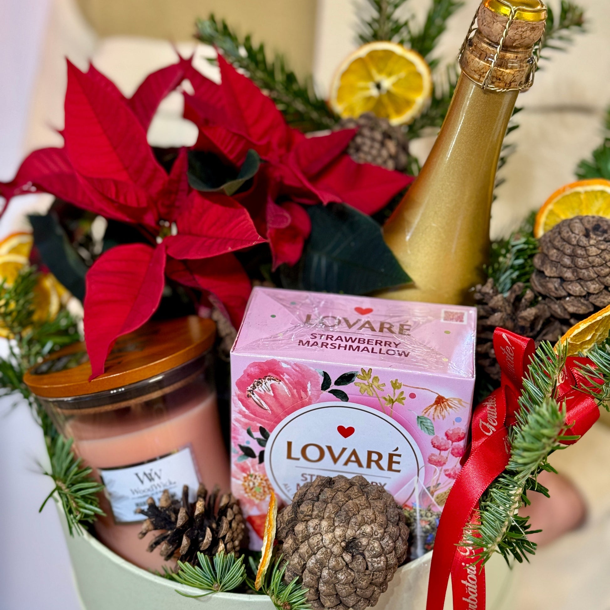 Cutie cadou de Crăciun cu ceai Lovare, Poinsettia și decor natural