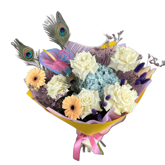 Buchet romantic cu flori pastelate și albastre – Love Game, livrare Cluj
