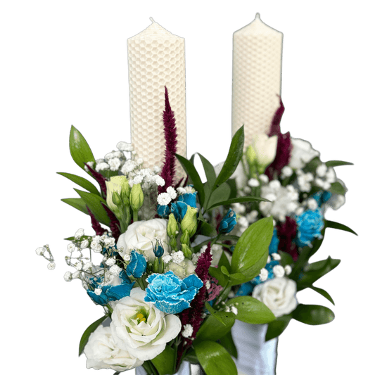 Lumânare florală cu eustoma alb-albastră – botez sau nuntă, Cluj